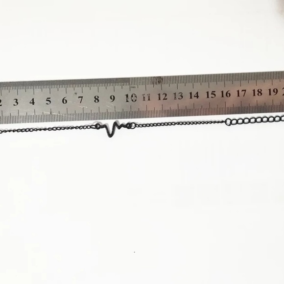 🔥2 for $15🔥 Gold Color Heart Beat Bracelet - Picture 4 of 8